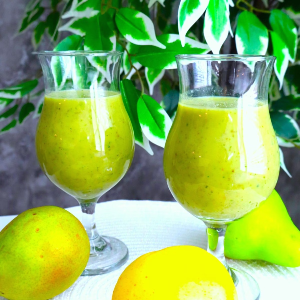 Pear kefir smoothie